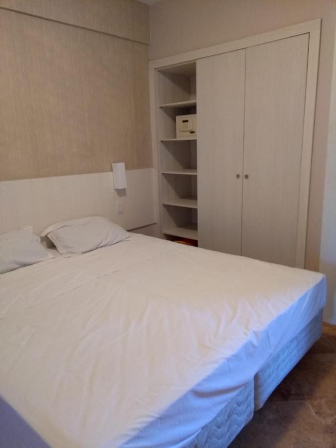 Apartamento Resort Ao Lado Do Parque Aquatico Porto Das Dunas - Pe Na Areia- Terreo 阿奎拉兹 外观 照片