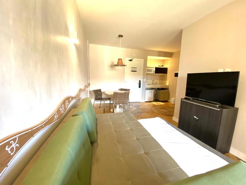 Apartamento Resort Ao Lado Do Parque Aquatico Porto Das Dunas - Pe Na Areia- Terreo 阿奎拉兹 外观 照片
